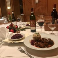 Rehragout mit Semmelknödel und Blaukraut