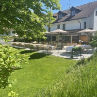 Terrasse mit Sonnenschutz im Hotel Restaurant Erber in Ismaning