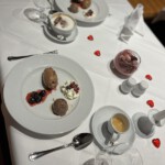 Kaffeespezialität mit mousse au chocolat im Restaurant Erber in Ismaning bei München