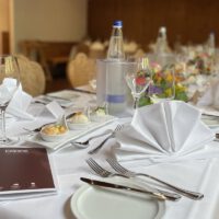 Gedeckter Tisch zu Veranstaltungen